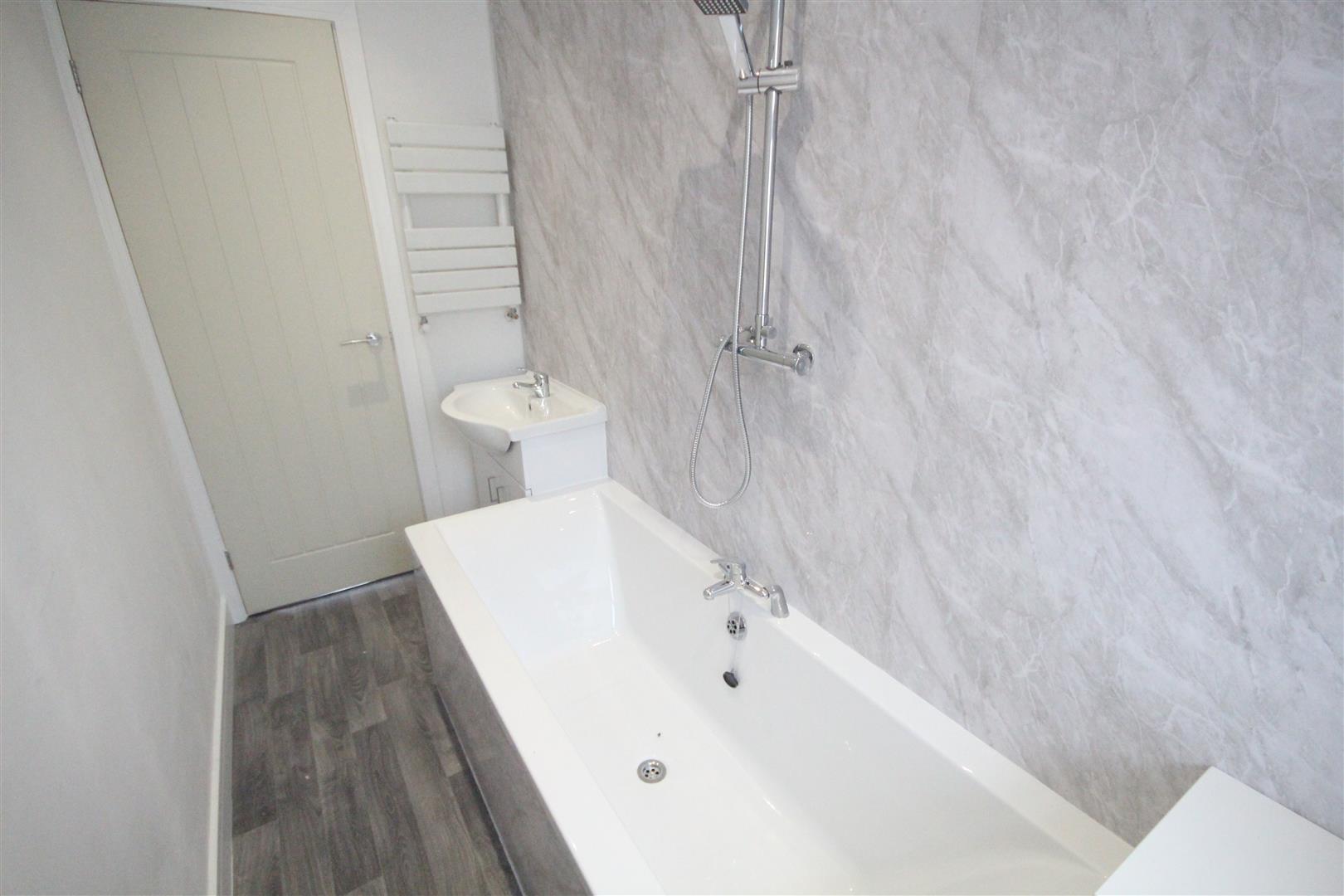 3 bedroom terraced house To Let in Barnoldswick - IMG_3620.jpg